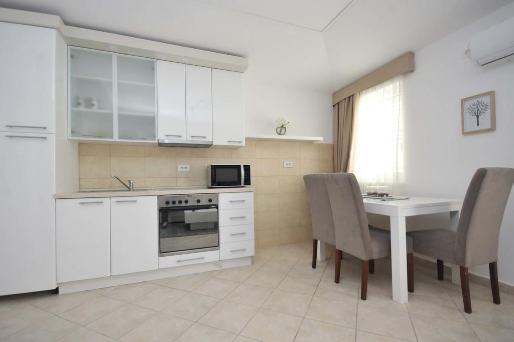 Seaside Apartments Petrovac ภายนอก รูปภาพ