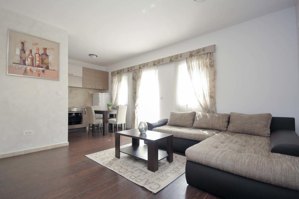 Seaside Apartments Petrovac ภายนอก รูปภาพ