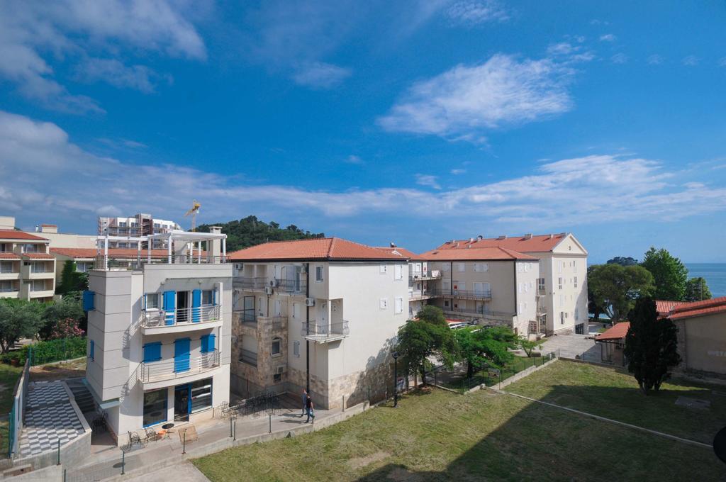 Seaside Apartments Petrovac ภายนอก รูปภาพ